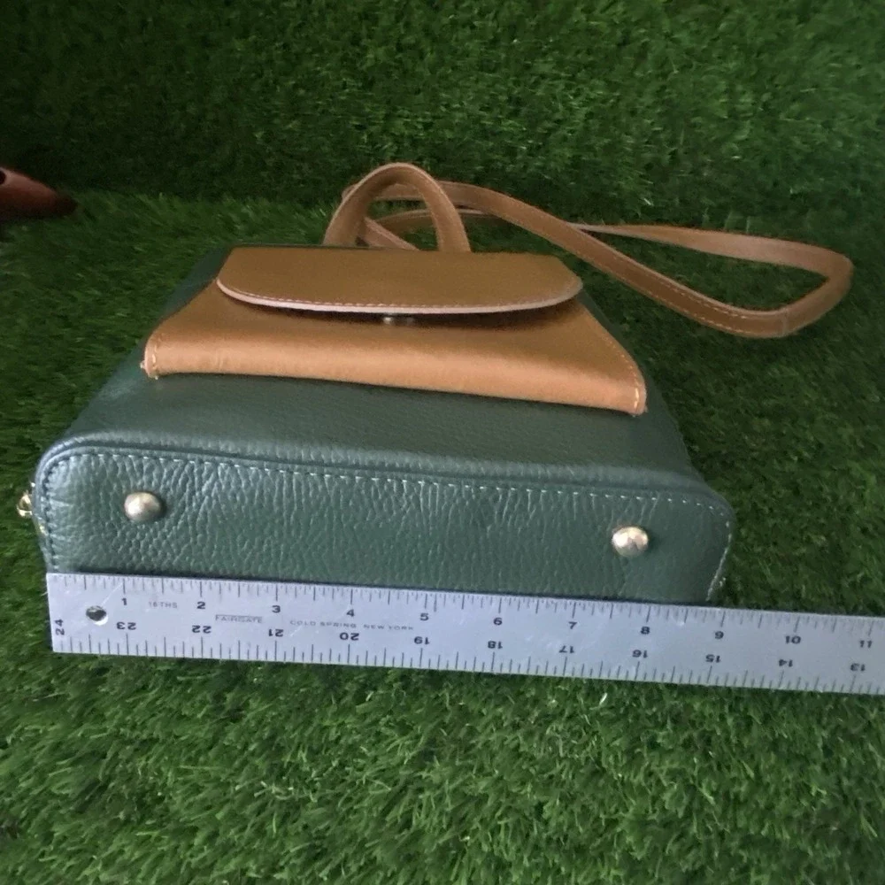Divina Firenze Made in‎ ITALY Green & Tan Leather Womens Backpack Purse